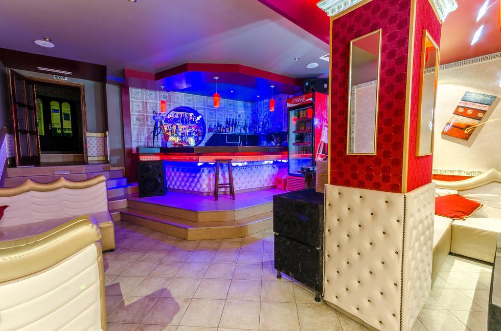 Hotel Cosmos Asenovgrad Exterior photo