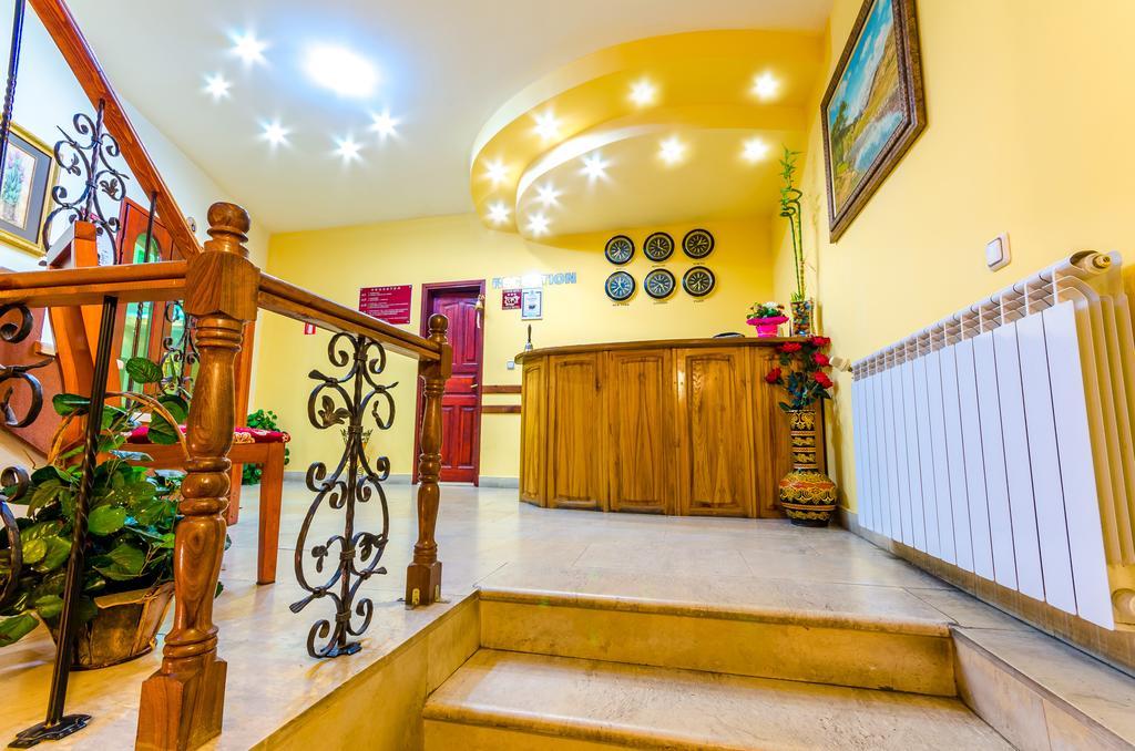 Hotel Cosmos Asenovgrad Exterior photo