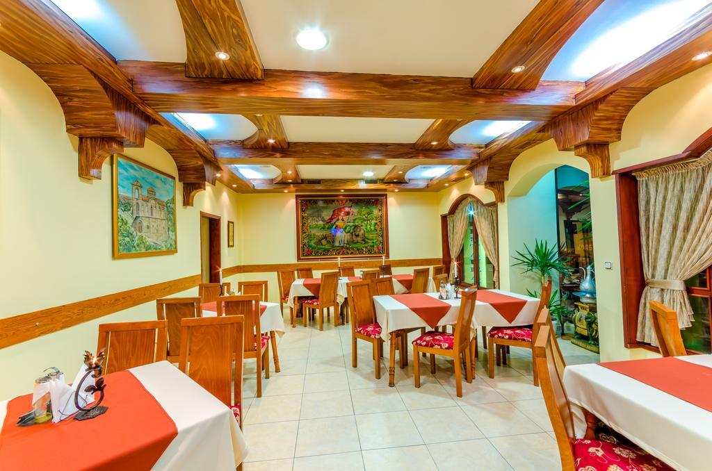 Hotel Cosmos Asenovgrad Exterior photo